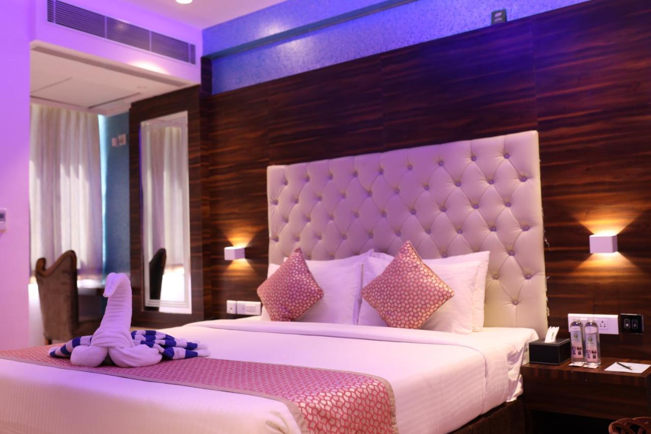 Npg Hotel Bangalore Just 10 Mins Drive From The Kempegowda International Airport 외부 사진