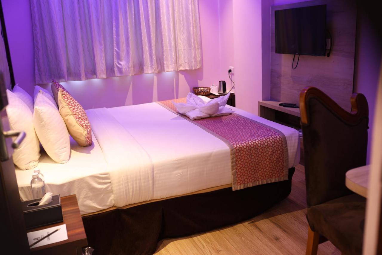 Npg Hotel Bangalore Just 10 Mins Drive From The Kempegowda International Airport 외부 사진